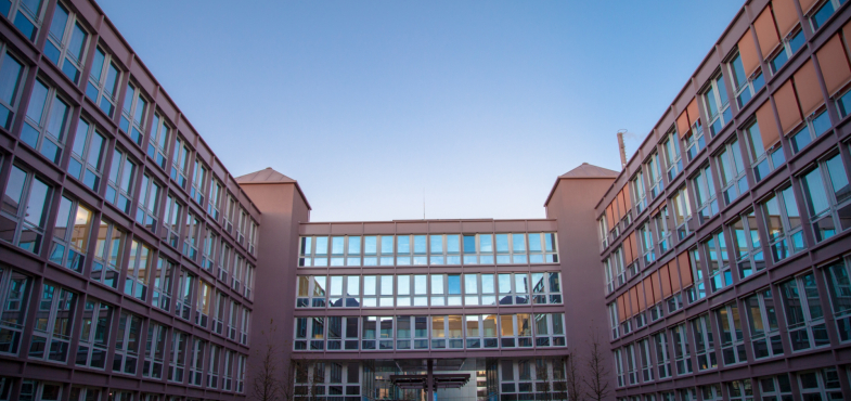 公立大学法人福島県立医科大学の「大学の保有施設およびその他の財産」(病院関係および復興事業関係の施設等を除く)について、ネーミングライツパートナーを募集中!(最初の応募者を受け付けた後1ヶ月〆切)